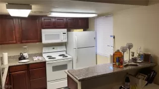 Photo #5: 2675878 Listing