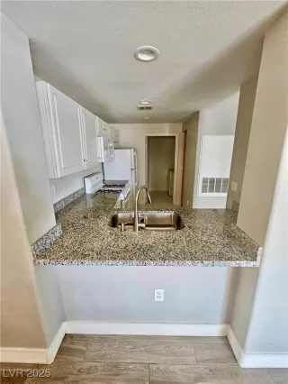 Photo #6: 2675925 Listing 