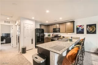 Photo #1: 2675957 Listing 