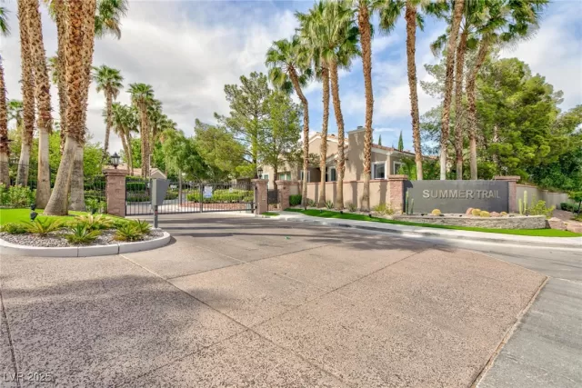 MLS: 2675993 Condo For Sale