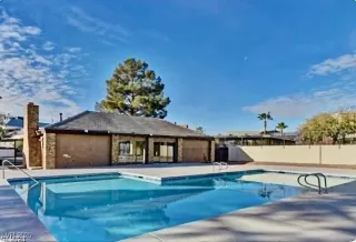 Photo #3: 2675996 Listing 