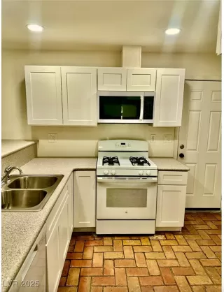 Photo #4: 2675996 Listing 