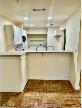 Photo #5: 2675996 Listing 