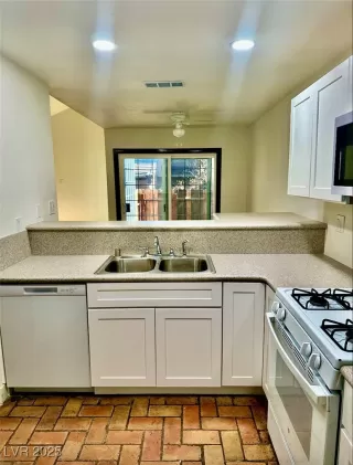 Photo #6: 2675996 Listing 