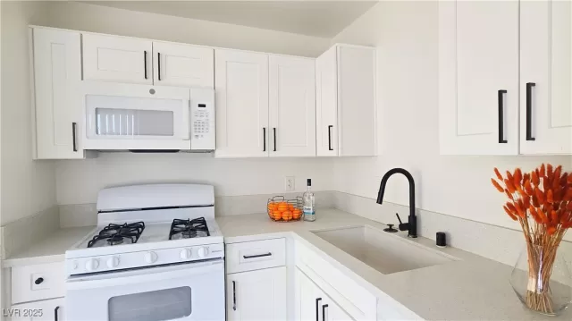 MLS: 2676001 Condo For Sale