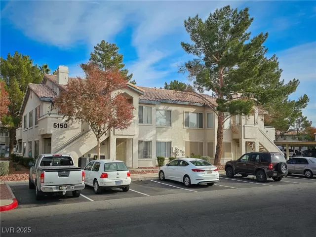 MLS: 2676009 Condo For Sale