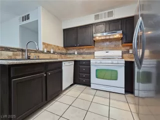 Photo #3: 2676009 Listing 