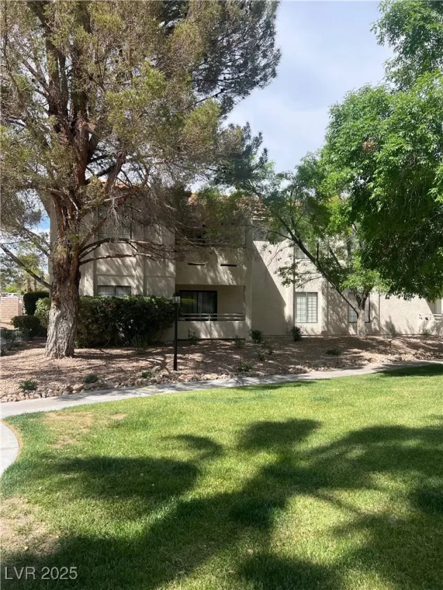 MLS: 2676022 Condo For Sale