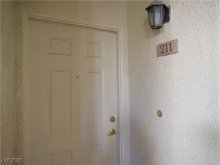 Photo #2: 2676032 Listing