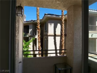 Photo #5: 2676032 Listing