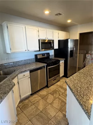 Photo #3: 2676033 Listing 