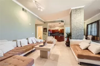 Photo #2: 2676076 Listing