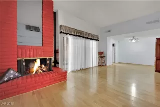 Photo #4: 2676080 Listing