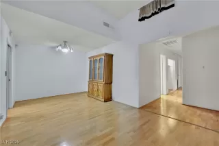 Photo #5: 2676080 Listing