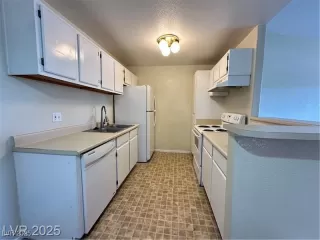 Photo #3: 2676146 Listing 