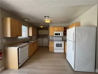 Photo #4: 2676147 Listing