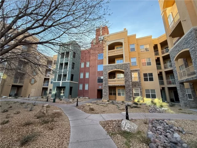 MLS: 2676182 Condo For Sale