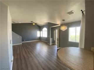 Photo #1: 2676233 Listing 