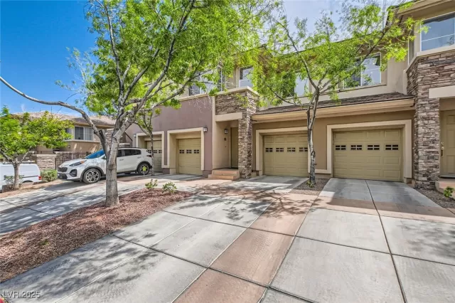 MLS: 2676379 Condo For Sale