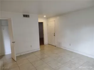 Photo #3: 2676392 Listing 