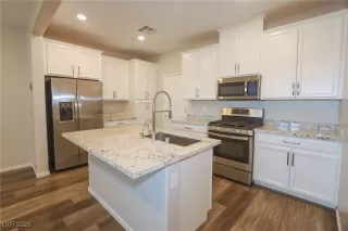 Photo #1: 2676499 Listing 