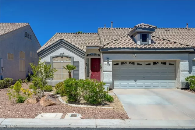 MLS: 2676504 Condo For Sale