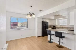 Photo #6: 2676558 Listing