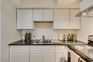 Photo #3: 2676575 Listing