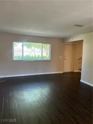 Photo #5: 2676578 Listing 