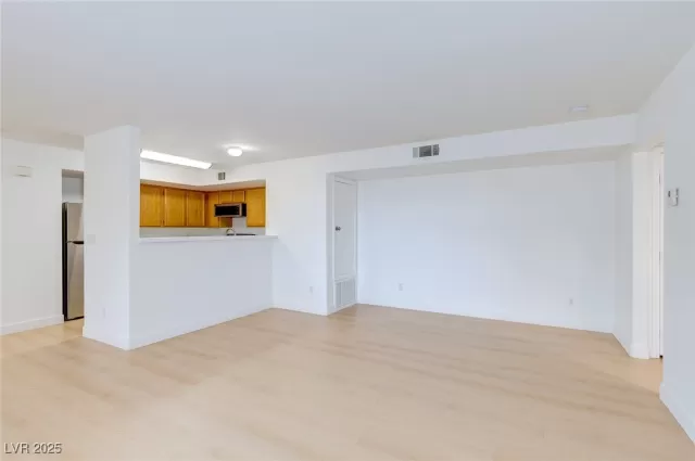 MLS: 2676603 Condo For Sale