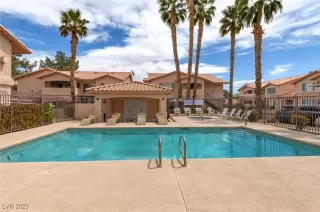 Photo #3: 2676603 Listing