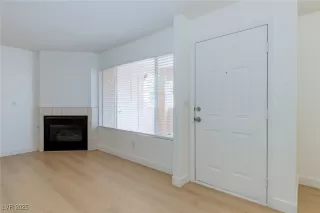 Photo #4: 2676603 Listing