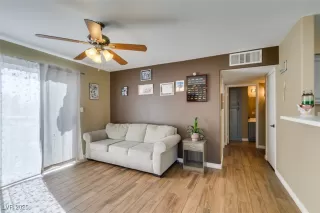 Photo #4: 2676604 Listing 