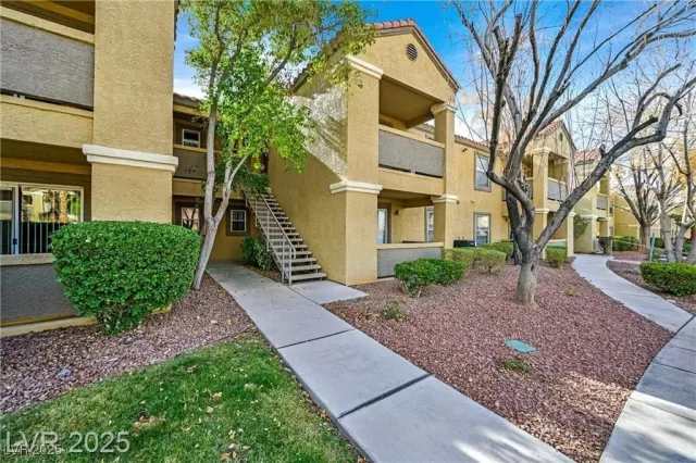 MLS: 2676617 Condo For Sale