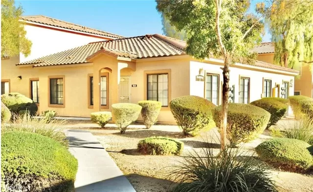 MLS: 2676640 Condo For Sale