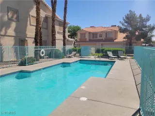 Photo #3: 2676685 Listing