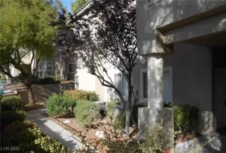 Photo #1: 2676743 Listing 