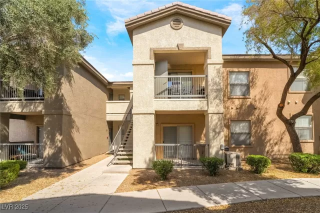 MLS: 2676773 Condo For Sale