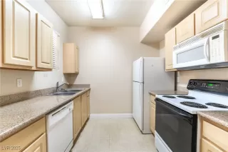 Photo #6: 2676773 Listing