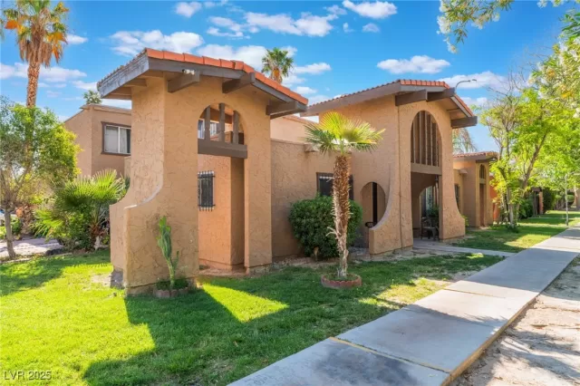 MLS: 2676799 Condo For Sale