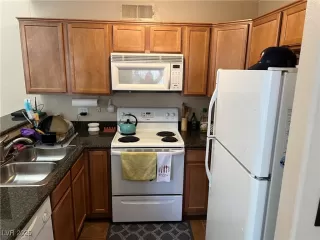 Photo #5: 2676817 Listing 