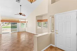 Photo #5: 2676818 Listing