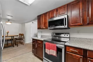 Photo #4: 2676884 Listing