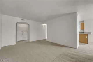 Photo #3: 2676903 Listing 