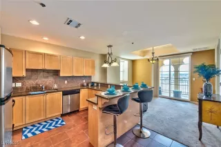 Photo #1: 2676921 Listing