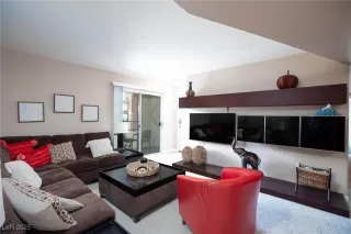 Photo #2: 2676927 Listing