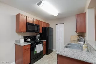 Photo #5: 2676927 Listing