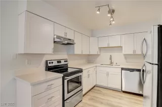 Photo #1: 2676940 Listing 