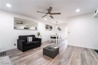 Photo #2: 2676965 Listing