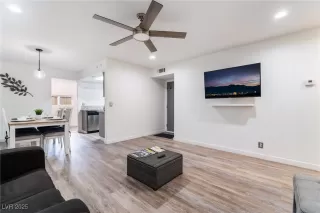 Photo #3: 2676965 Listing